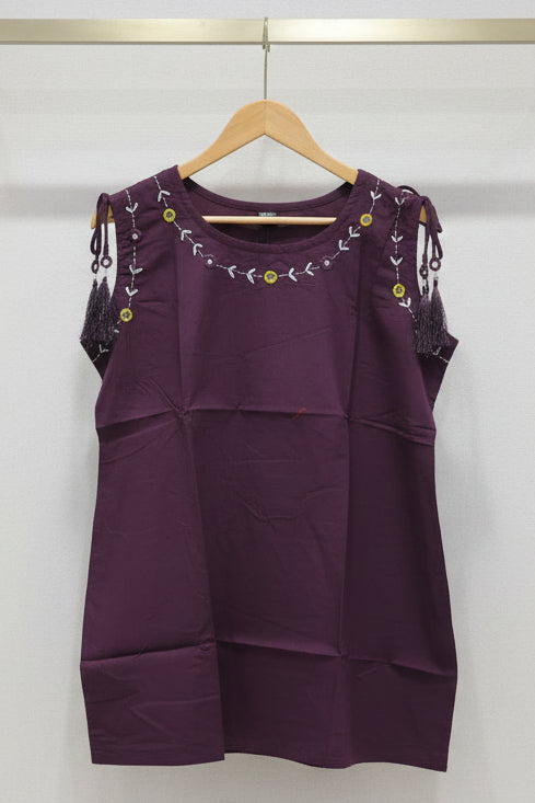 Wine top with embroidery and Dori 